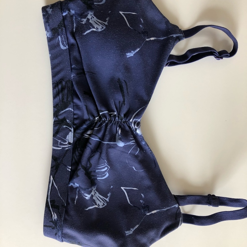 Sports bra
